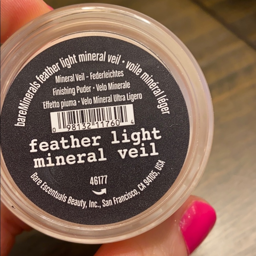 Bare minerals feather light mineral veil